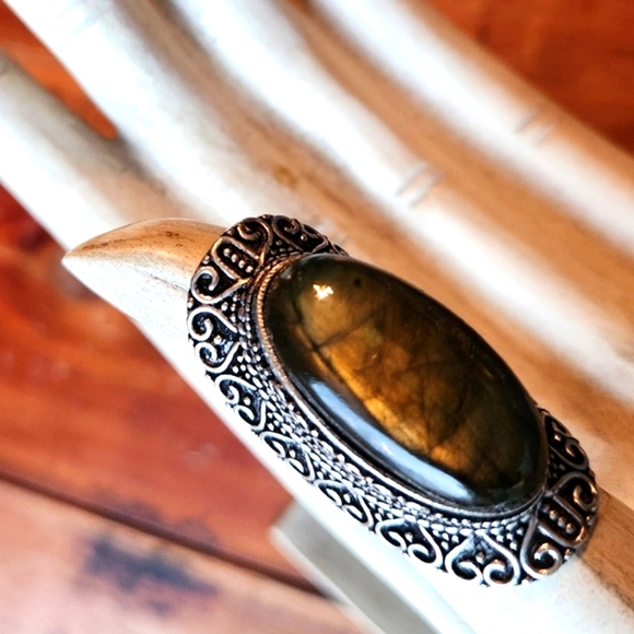 Labradorite Statement Ring - Picture 8 of 9
